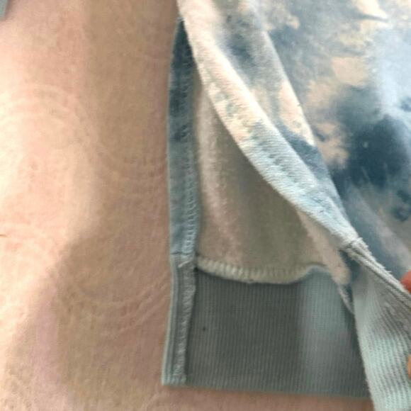 Just Be women’s tye dye hoodie sweatshirt size Lg  blue and white. - Picture 4 of 6